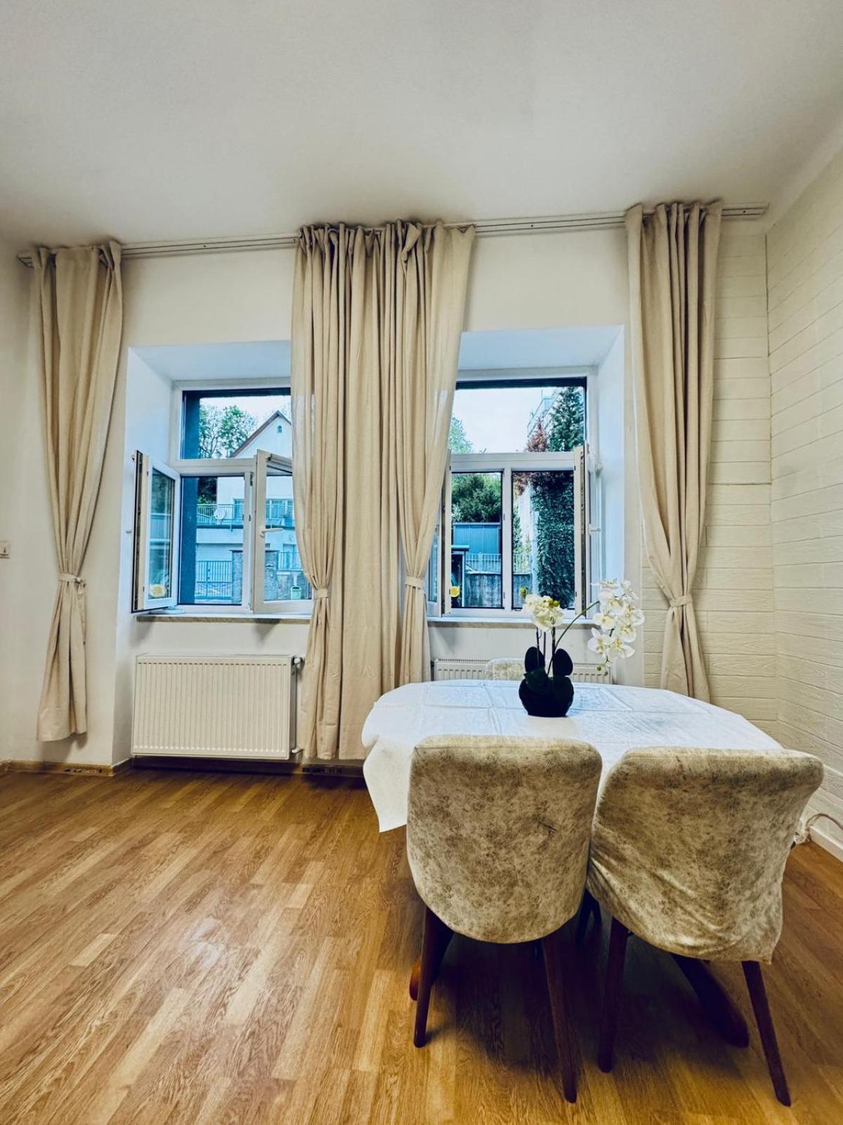 Modern 2br For 5 Prime Location Klosterneuburg