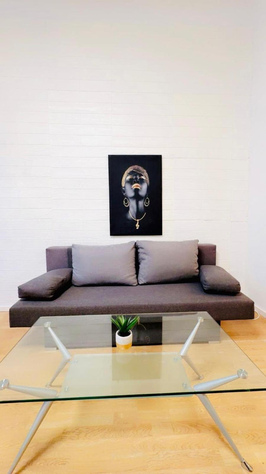 Modern 2br For 5 Prime Location