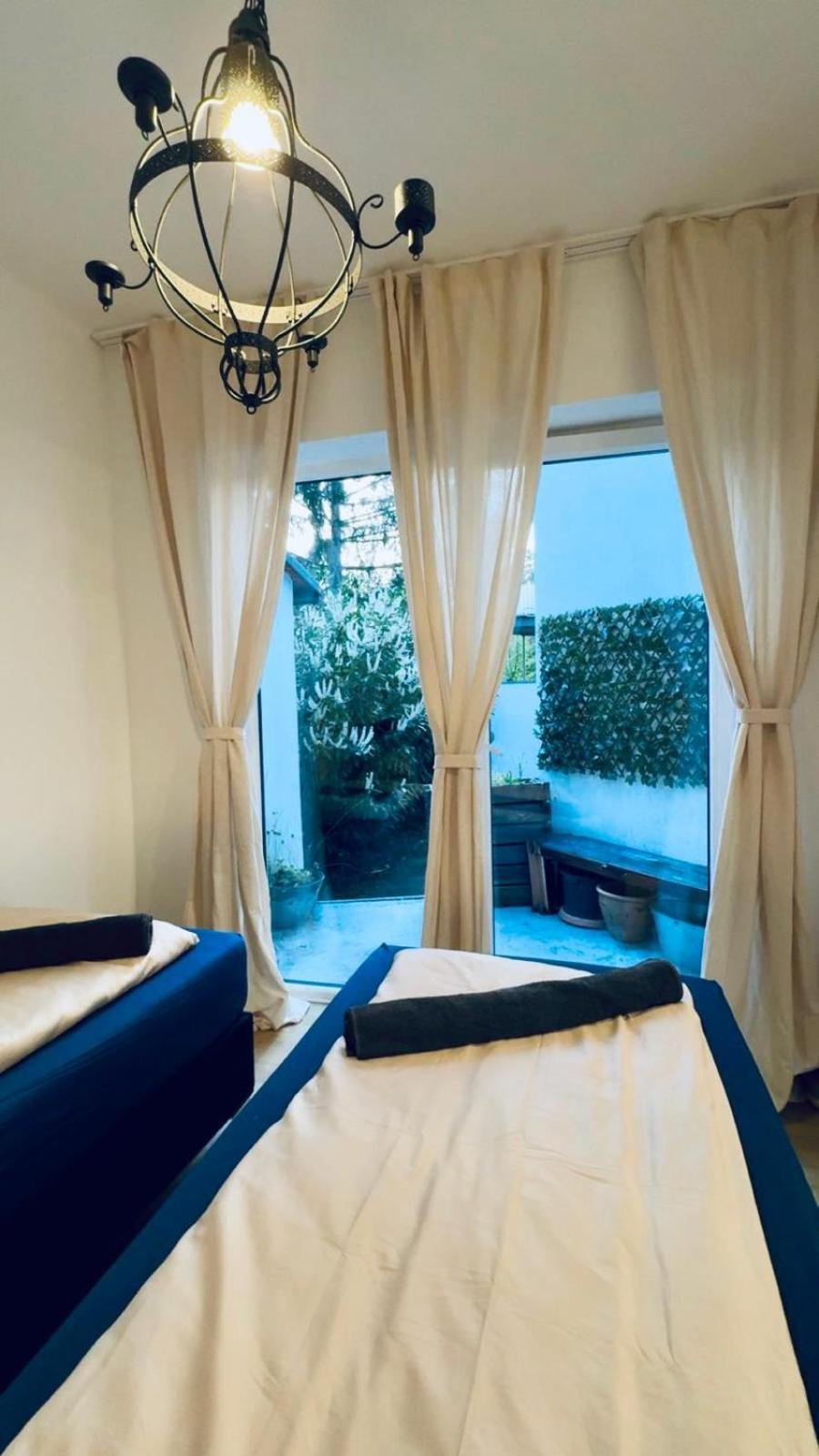 Modern 2br For 5 Prime Location