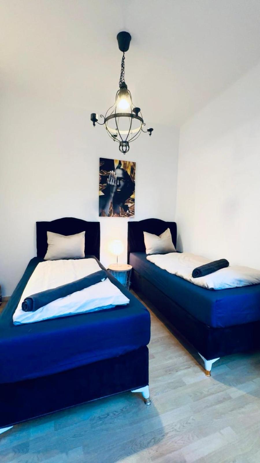 Modern 2br For 5 Prime Location *