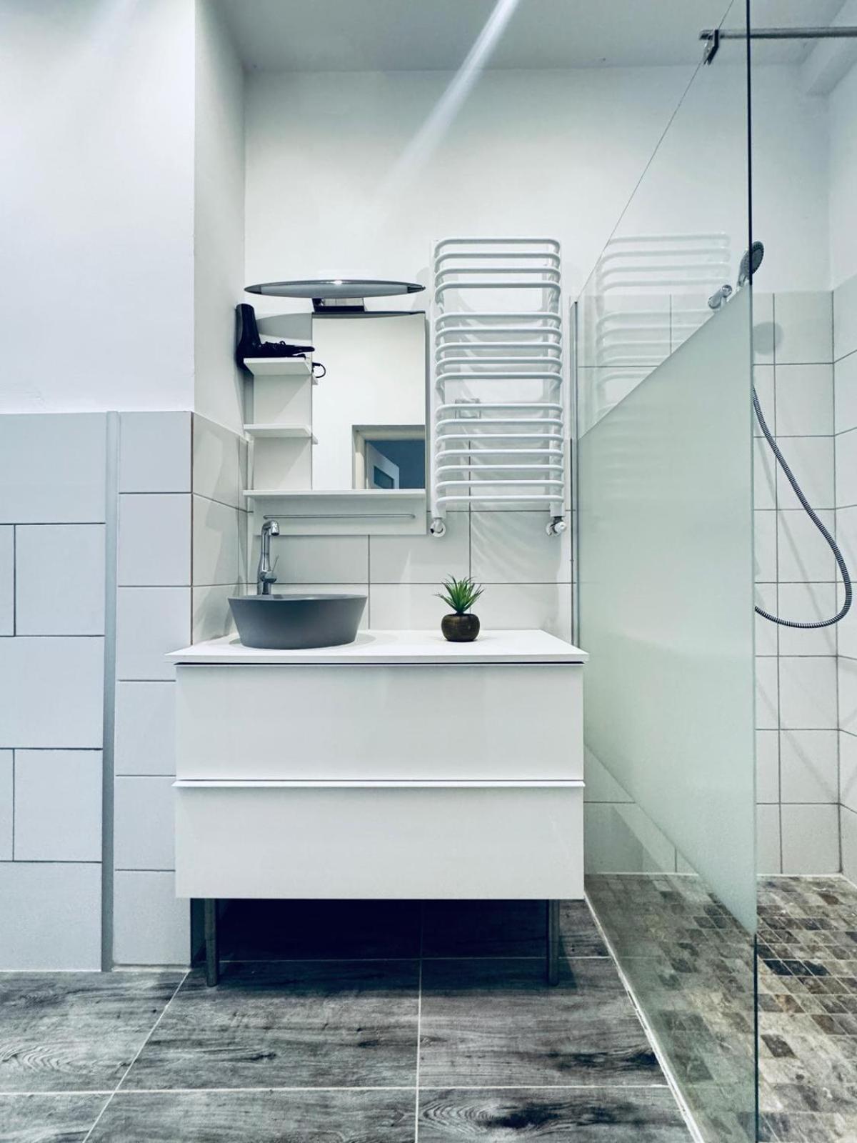 Modern 2br For 5 Prime Location Klosterneuburg